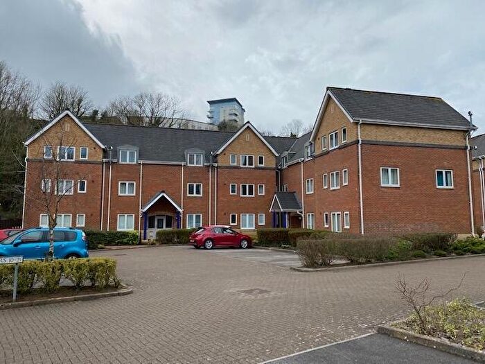 2 Bedroom Apartment To Rent In The Landings, Penarth, CF64
