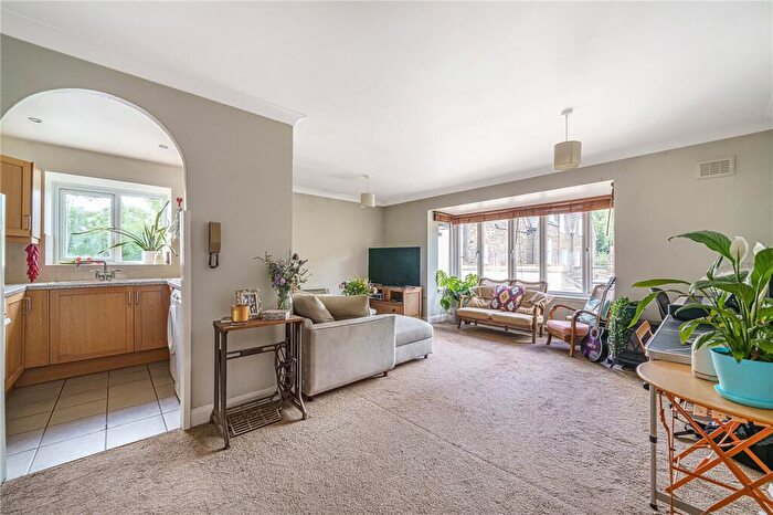 1 Bedroom Apartment For Sale In Linwood Close, Camberwell, London, SE5