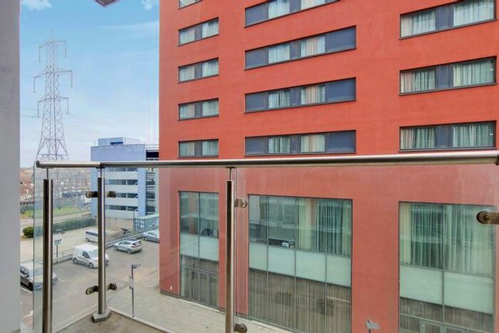 1 Bedroom Flat To Rent In The Oxygen, Royal Docks, London, E16