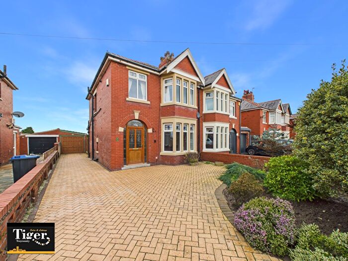 3 Bedroom Semi-Detached House For Sale In St. Lukes Road, Blackpool, FY4
