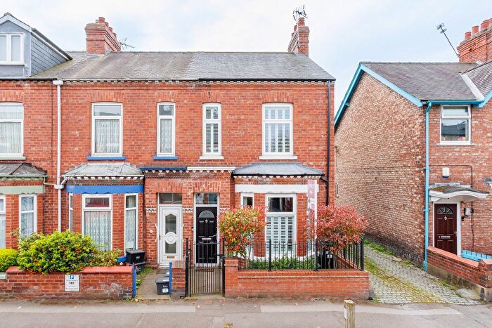 3 Bedroom Terraced House For Sale In White Cross Road, York, YO31