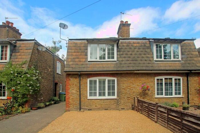 1 Bedroom House To Rent In Mill Road, Esher, KT10