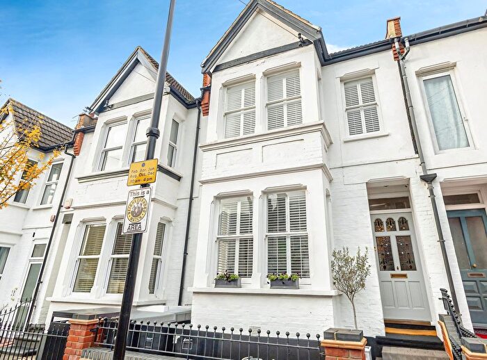 4 Bedroom Terraced House For Sale In Glen Road, Leigh-On-Sea, SS9