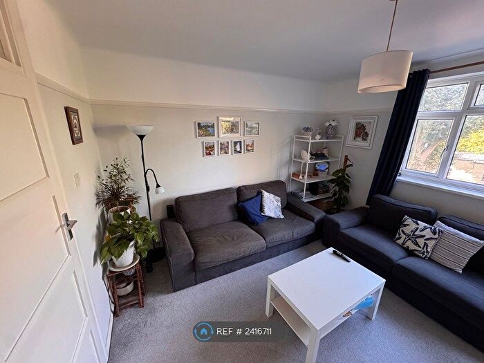 2 Bedroom Flat To Rent In Maple Road, Surbiton, KT6