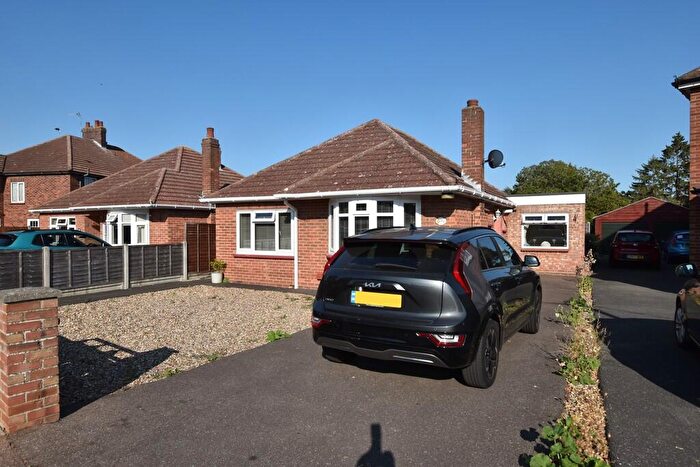 3 Bedroom Detached Bungalow For Sale In Winston Avenue, Colchester, CO3