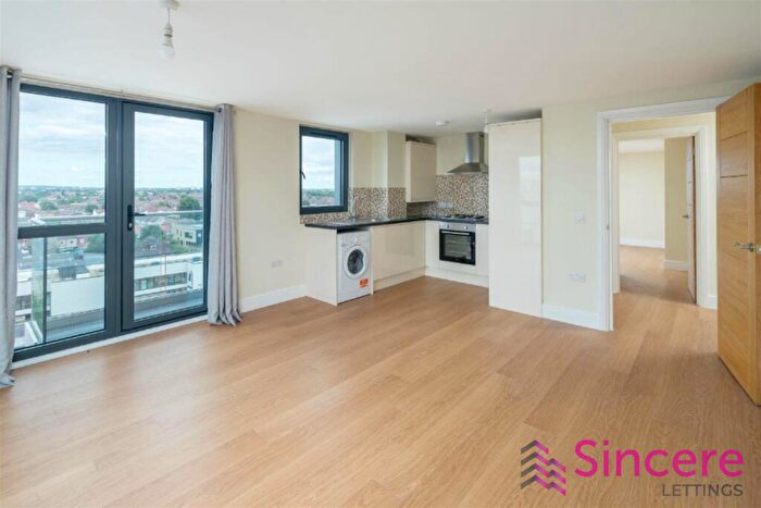 3 Bedroom Apartment To Rent In (th Floor) Charter House, High Road, Ilford, IG1