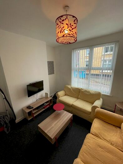 4 Bedroom End Of Terrace House To Rent In Connaught Road, Liverpool, Merseyside, L7
