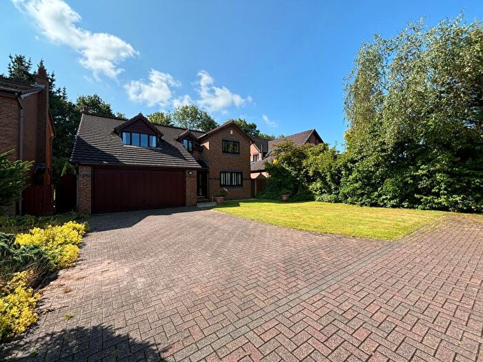 4 Bedroom Detached House For Sale In Cornlea Drive, Worsley, M28