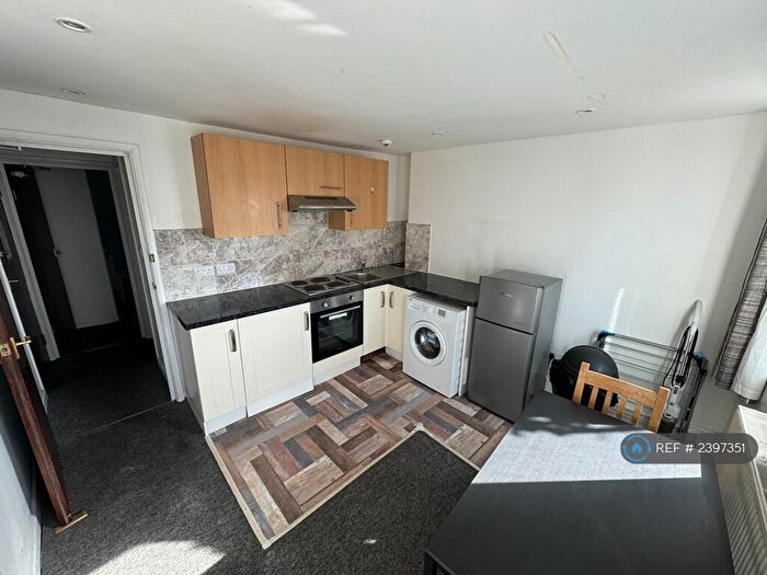 2 Bedroom Flat To Rent In St. James's Street, Brighton, BN2