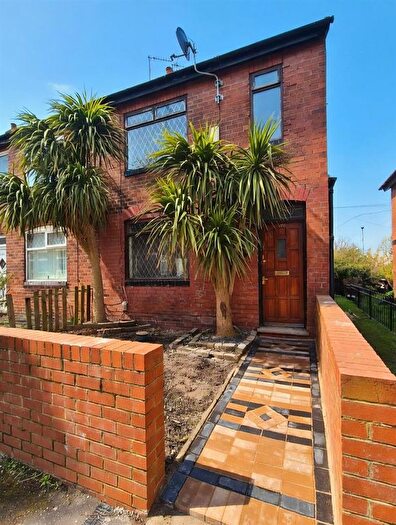 3 Bedroom End Terrace House To Rent In Heron Street, Oldham, OL8
