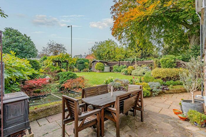 4 Bedroom Detached House For Sale In Church Fields, Standon, SG11
