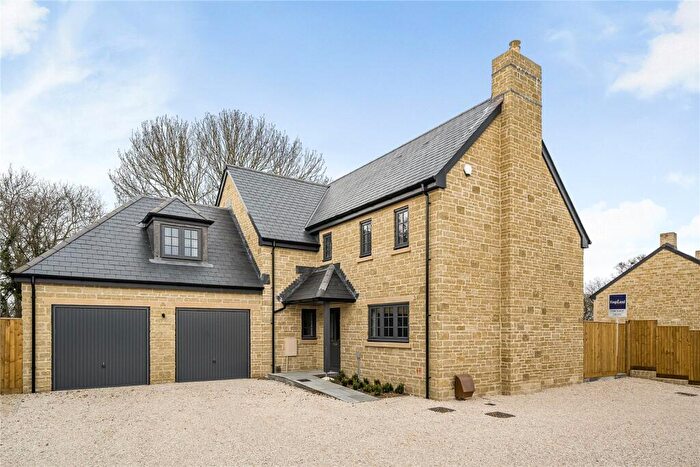 4 Bedroom Detached House For Sale In King Alfreds Drive, Wincanton, Somerset, BA9