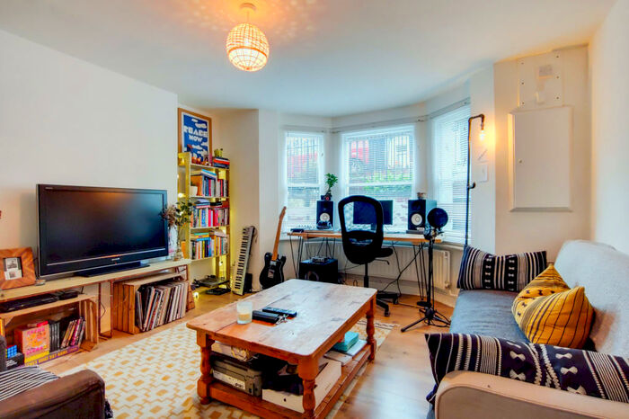 2 Bedroom Flat To Rent In Shardeloes Road, New Cross, London, SE14