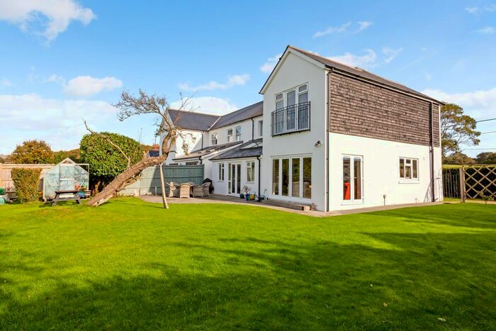 4 Bedroom Semi-Detached House To Rent In Ockley Lane, Hassocks BN6