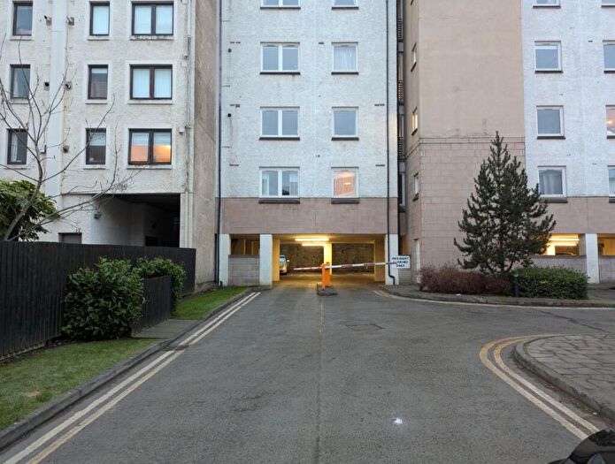 Garage / Parking To Rent In Fettes Row Parking Space, Edinburgh, Midlothian, EH3