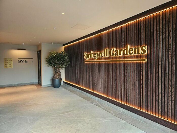 1 Bedroom Apartment To Rent In Whitehall Road, Leeds, West Yorkshire, LS12