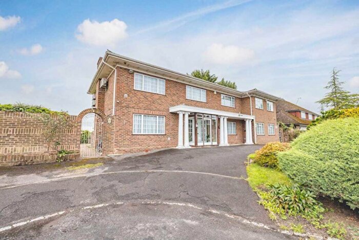 6 Bedroom Detached House For Sale In Beaulieu Close, Datchet, SL3