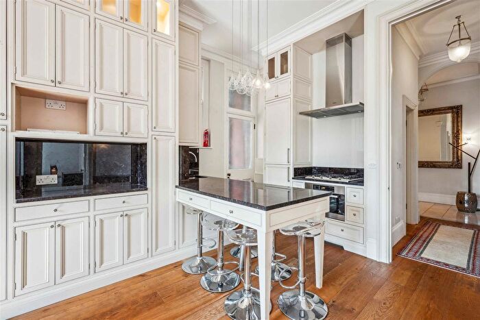 2 Bedroom Flat To Rent In Fitzgeorge Avenue, London, W14