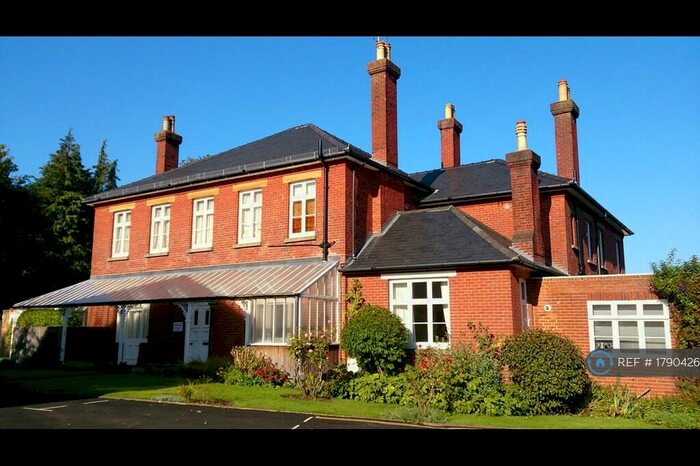 2 Bedroom Flat To Rent In West Road, Guildford, GU1