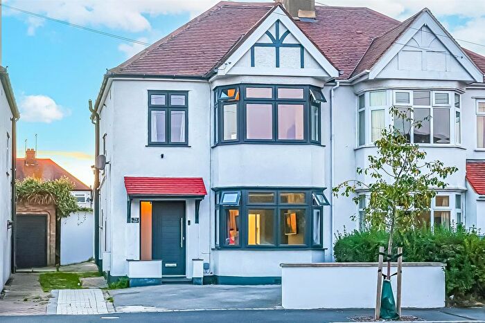 3 Bedroom Semi-Detached House For Sale In Thorpedene Gardens, Southend-On-Sea, SS3
