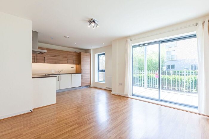 1 Bedroom Flat To Rent In Treby Street, Mile End, London, E3
