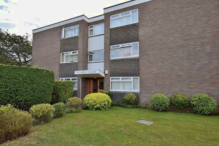 2 Bedroom Flat To Rent In Arundel Way, Highcliffe, Dorset., BH23
