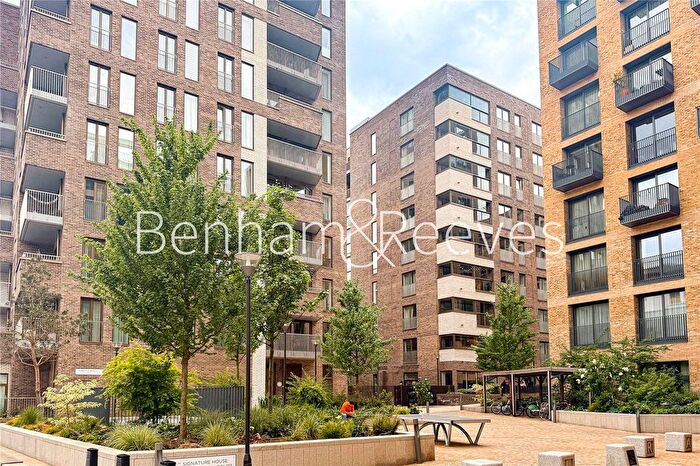 2 Bedroom Flat To Rent In Jubilee Walk, London, WC1X