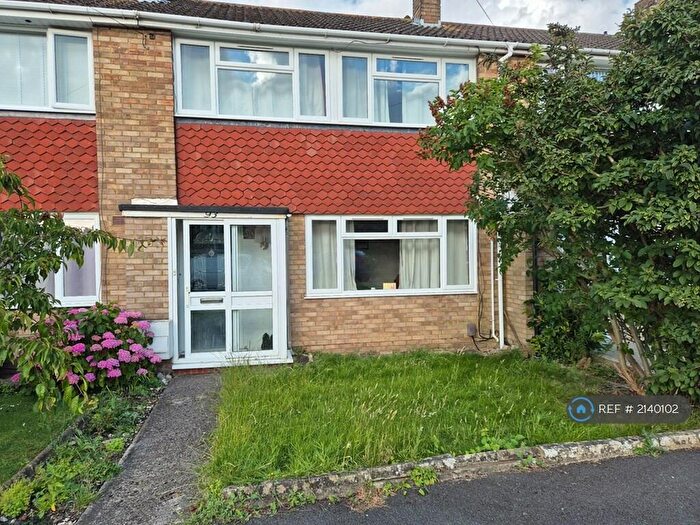 3 Bedroom Terraced House To Rent In Limes Avenue, Aylesbury, HP21