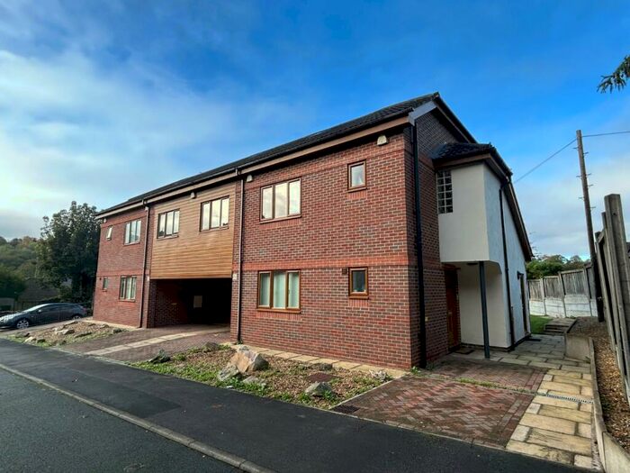 1 Bedroom Flat To Rent In Back Bentley Grove, Meanwood, Leeds, LS6