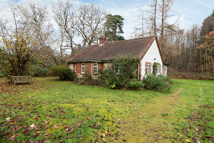 2 Bedroom Bungalow To Rent In Elstead Road, Seale, GU10