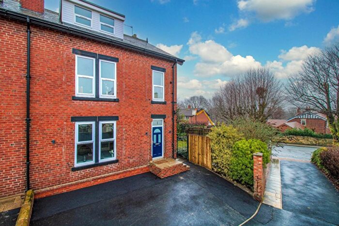 4 Bedroom Semi-Detached House For Sale In The Mount, Normanton, WF6