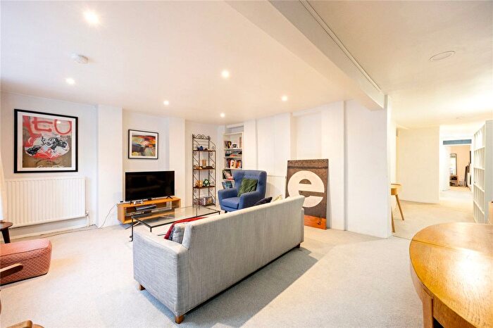 2 Bedroom Flat For Sale In Wimbledon Park Road, Southfields, SW18