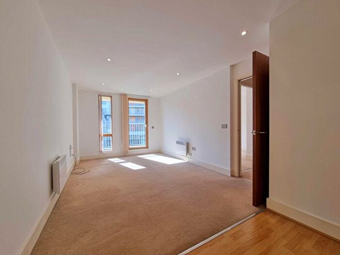 1 Bedroom Apartment To Rent In College Street, Ipswich, IP4