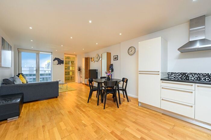 2 Bedroom Flat To Rent In Ability Place, Millharbour, E14