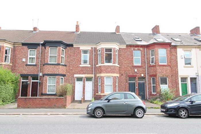 3 Bedroom Flat For Sale In Chillingham Road, Heaton, Newcastle Upon Tyne, NE6