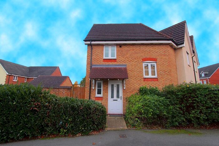 3 Bedroom Semi-Detached House To Rent In Southmead Way, Walsall WS2