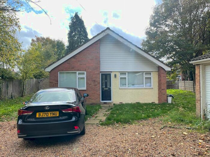 3 Bedroom Bungalow To Rent In Neville Road, Luton, LU3