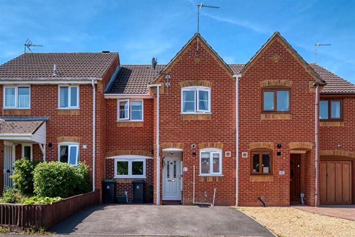 3 Bedroom Terraced House For Sale In Horsefields, Gillingham, SP8