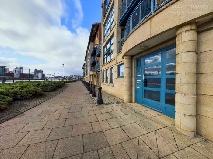 2 Bedroom Apartment To Rent In Mariners Wharf, Quayside, Newcastle Upon Tyne, Tyne And Wear, NE1