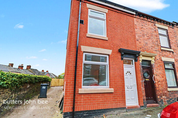 3 Bedroom End Of Terrace House To Rent In Warwick Street, Newcastle, ST5
