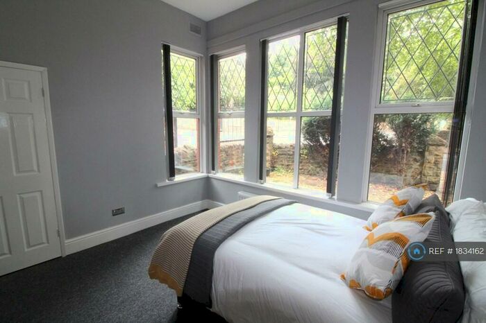 3 Bedroom Flat To Rent In Derby Road, Nottingham, NG7