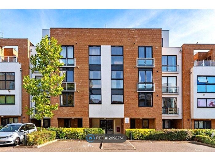 2 Bedroom Flat To Rent In Pym Court, Cambridge, CB1