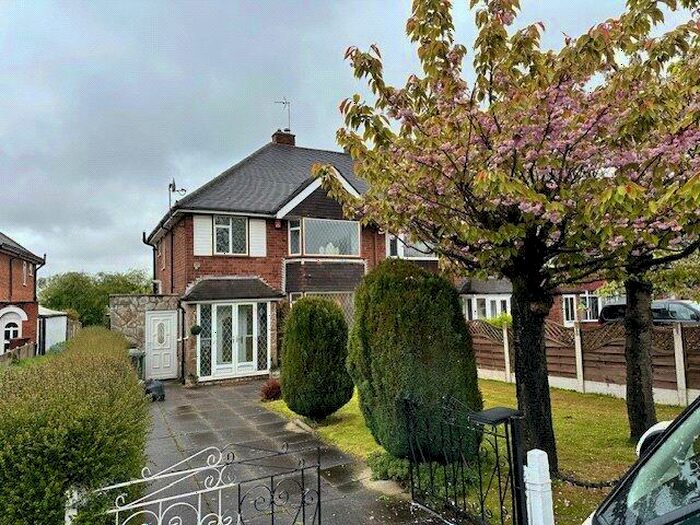 3 Bedroom Semi-Detached House To Rent In Chester Road, Kingshurst, Birmingham, West Midlands, B36