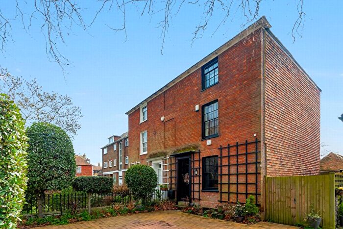 3 Bedroom Semi Detached House For Sale In Dymchurch Road, Hythe, CT21