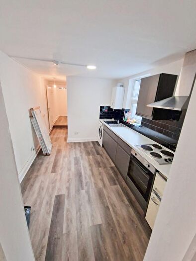 1 Bedroom Flat To Rent In Chatsworth Road, Hackney, E5