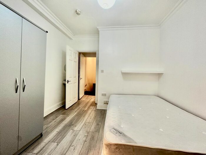 1 Bedroom Studio To Rent In Pitcairn Road, Mitcham, CR4