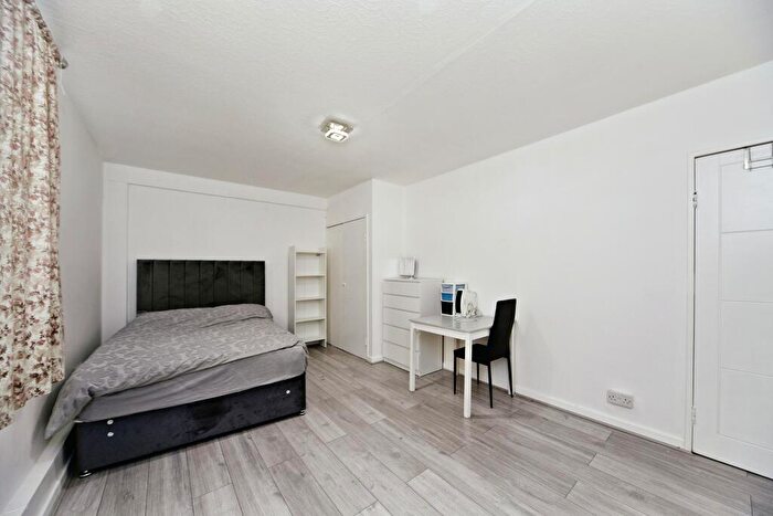 2 Bedroom Flat For Sale In Heathfield Road, Croydon, CR0