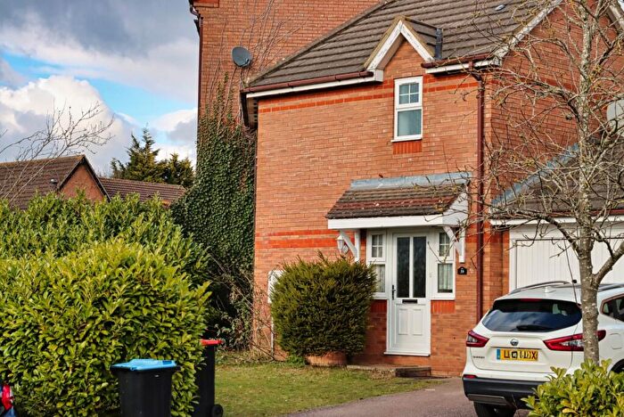 3 Bedroom Semi-Detached House To Rent In Rhodes Place, Oldbrook, Milton Keynes, MK6