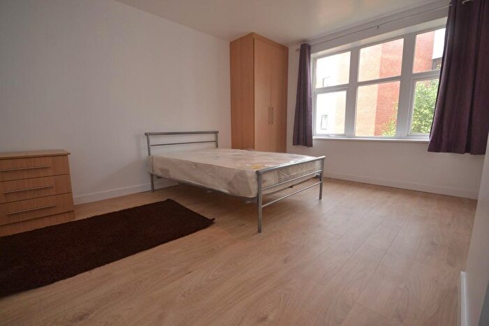 Studio To Rent In London Road, Reading, RG1