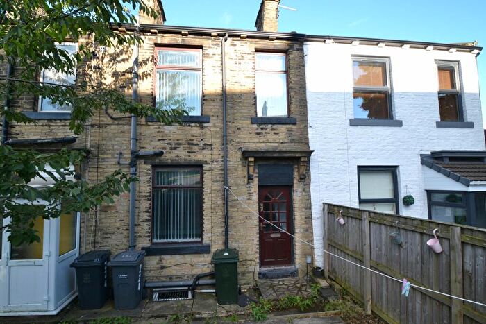 2 Bedroom Terraced House For Sale In Highfield Road, Idle, BD10